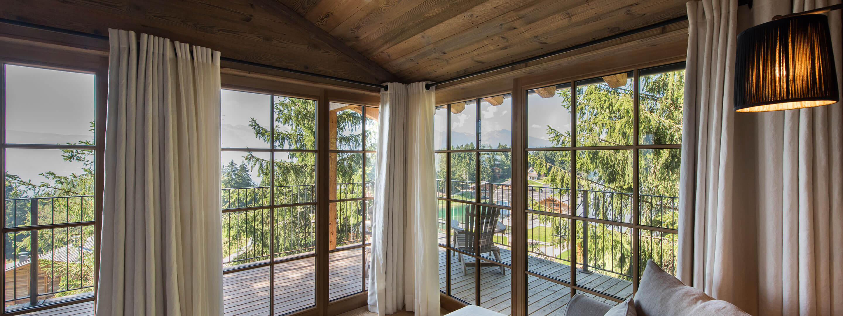 Loft-style tree house 